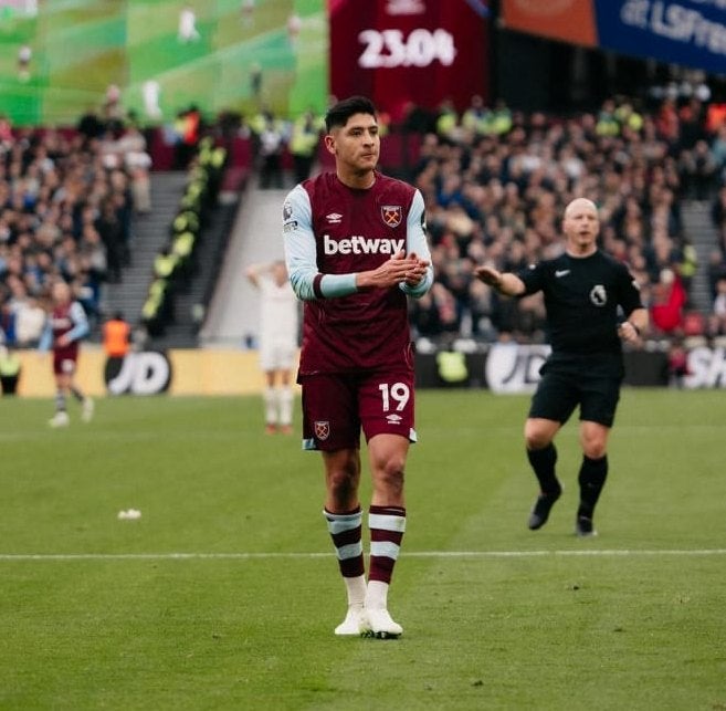 Edson durante un partido