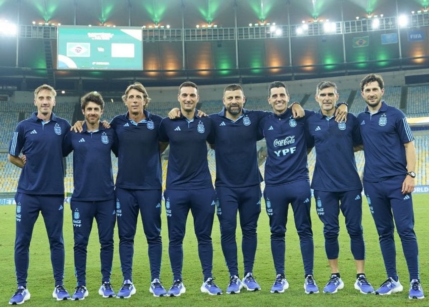 Lionel Scaloni y su cuerpo técnico 