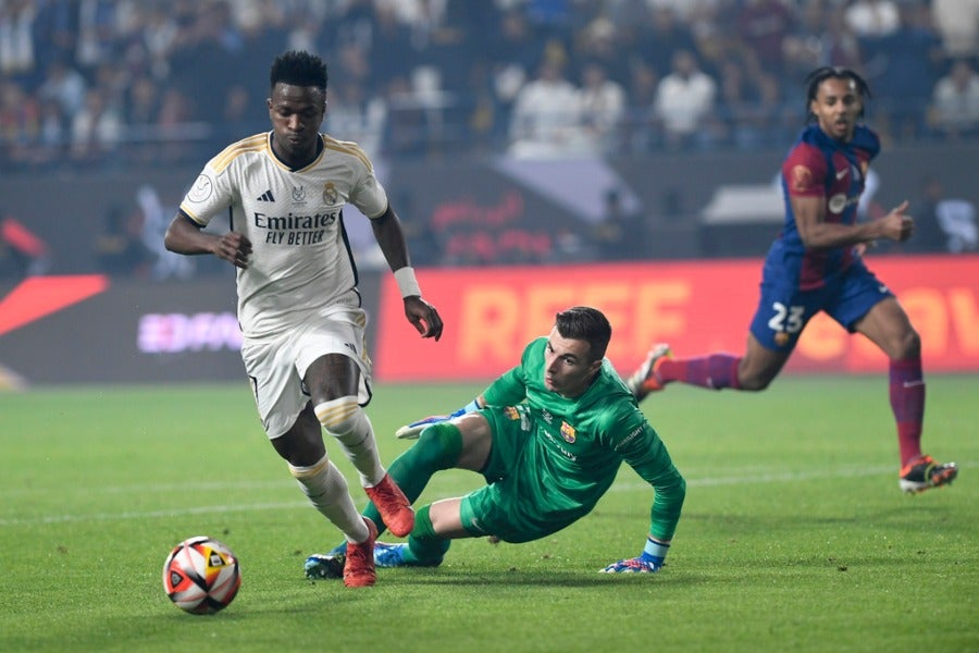 Vinicius en su 1er gol ante Barcelona en la Final