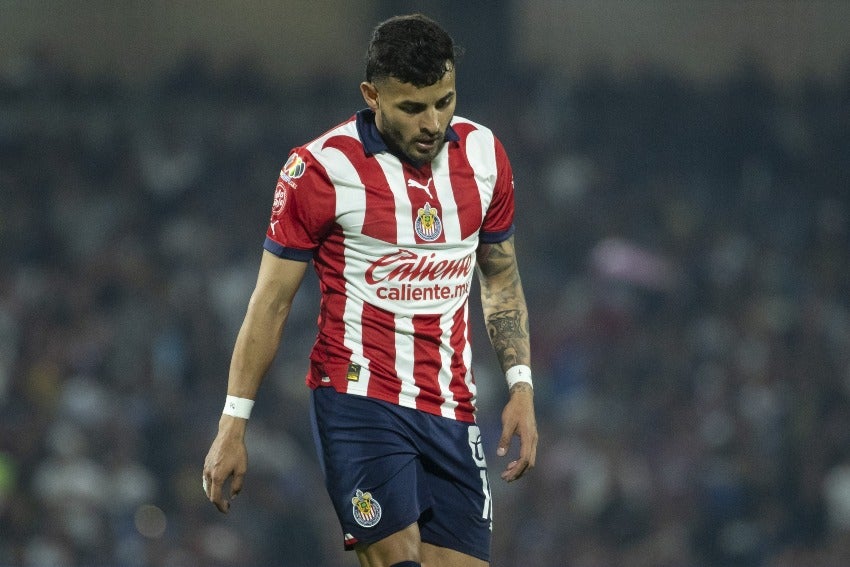 Vega ya no es jugador de Chivas 