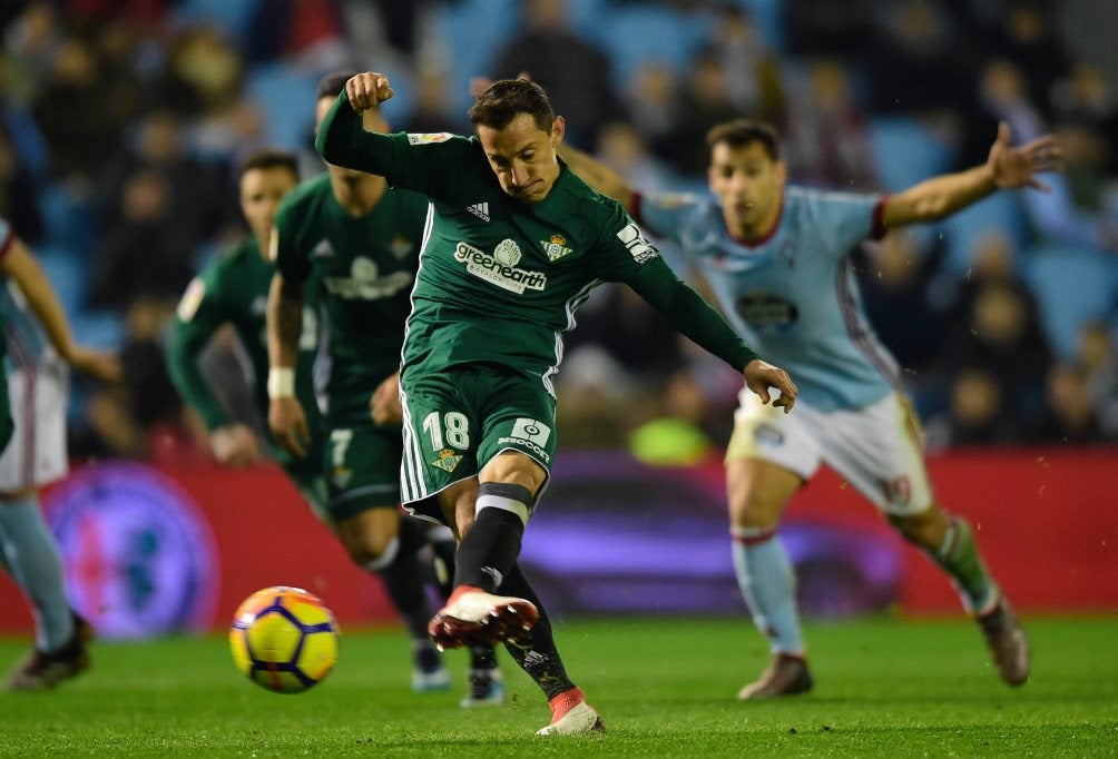 Guardado en partido con Betis