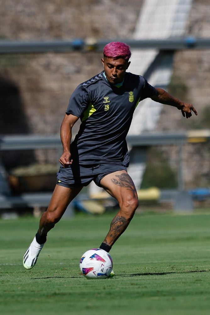 Araujo en entrenamiento con UD Las Palmas