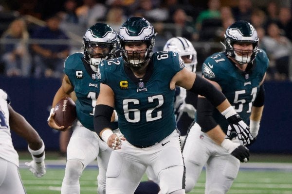 Jason Kelce durante un partido