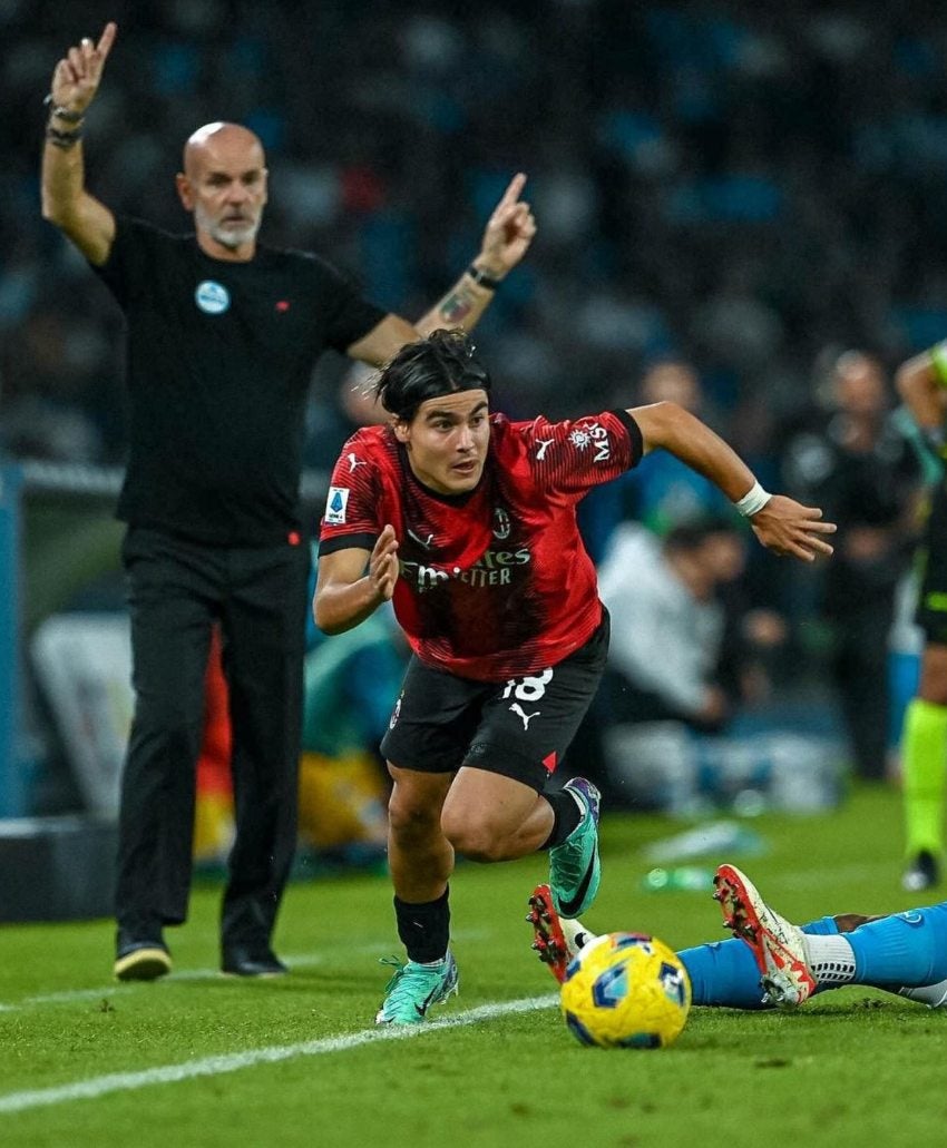 Luka Romero en un partido de Milan