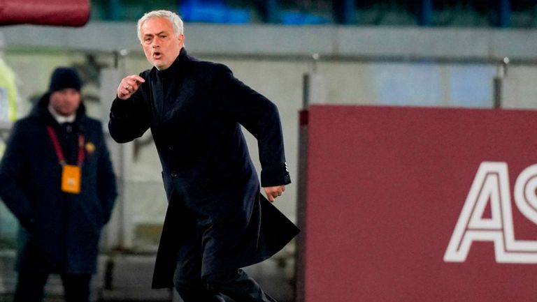 Mourinho, durante un juego de la Roma en la Serie A