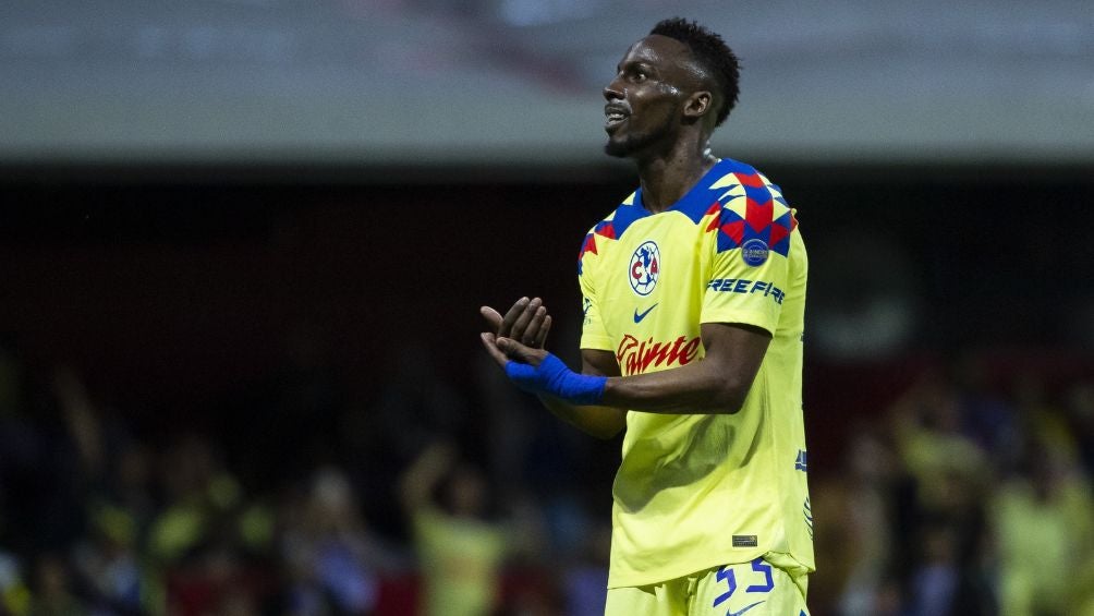 Julián Quiñones ante Gallos