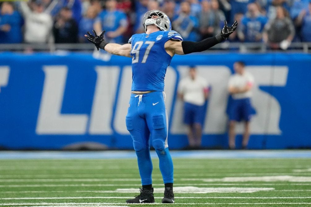 Hutchinson celebrando en la victoria ante Tampa Bay