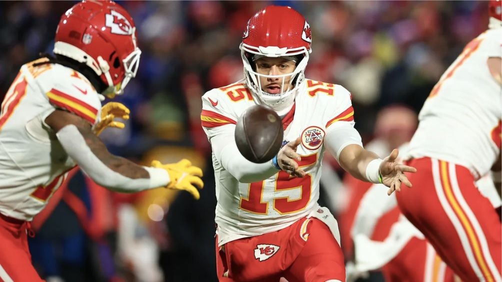 Mahomes durante el partido ante Bills