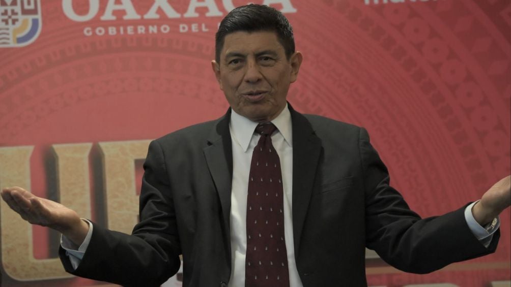 El gobernador de Oaxaca durante el evento de presentación