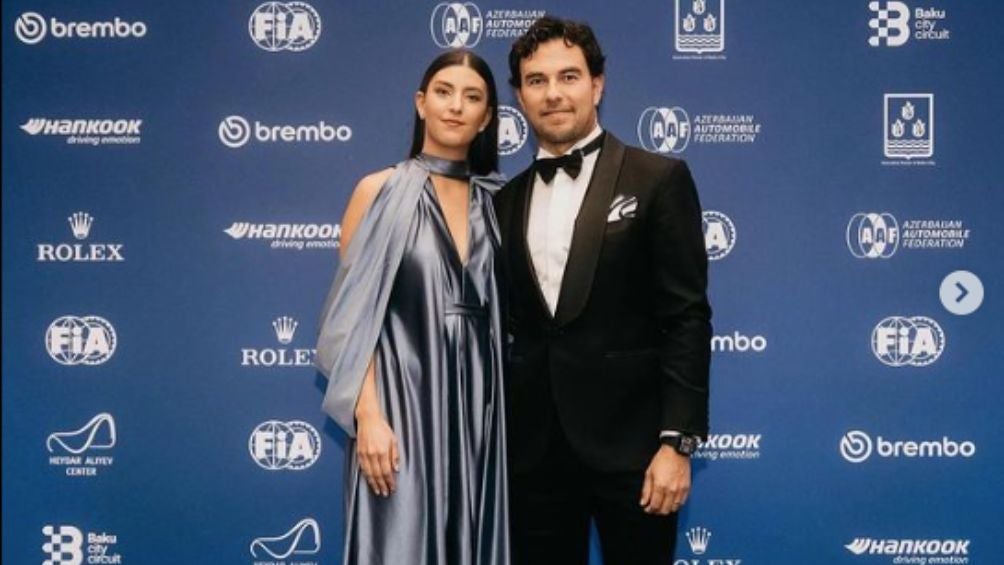 Pérez y Martínez en la ceremonia de premiación de la FIA