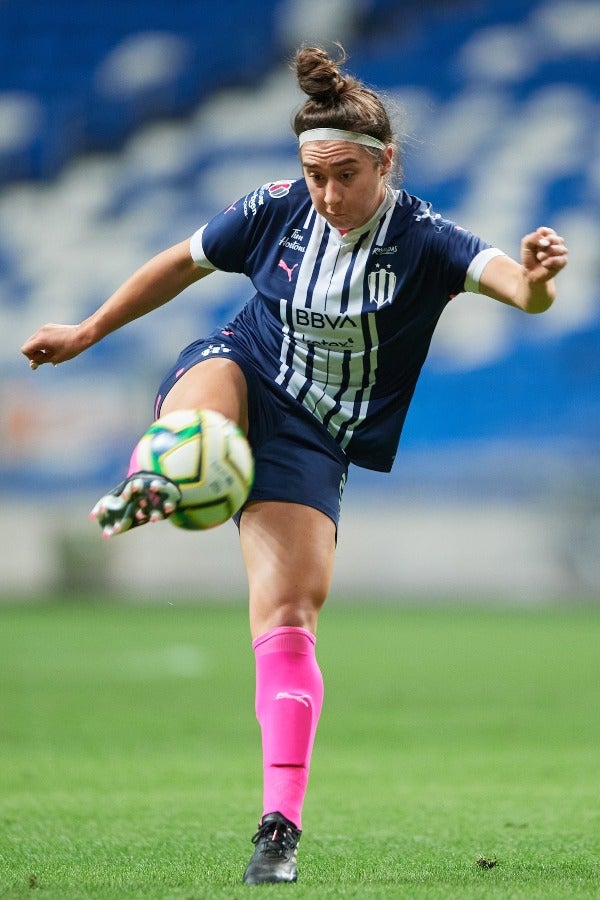 Silvana Flores con Rayadas en Liga MX