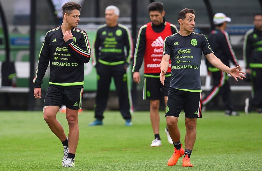 Chicharito y Guardado en Selección Mexicana