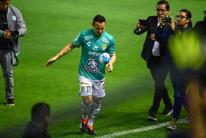 Andrés Guardado en su presentación con León 