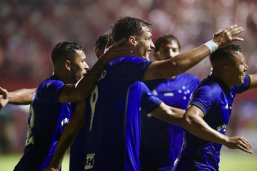 Juan Dinenno en celebración de gol con Cruzeiro