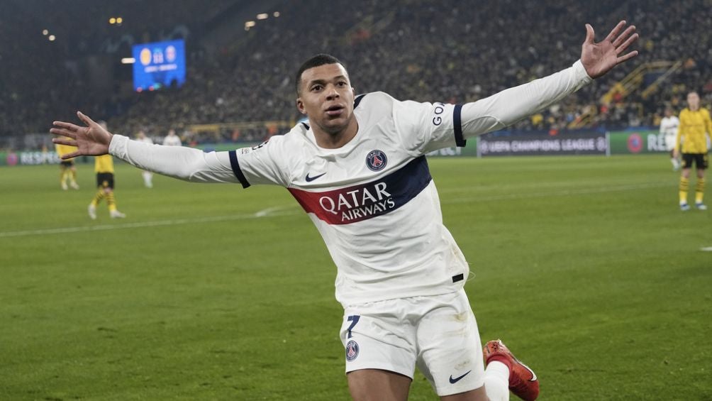 Mbappé celebrando un gol con el PSG