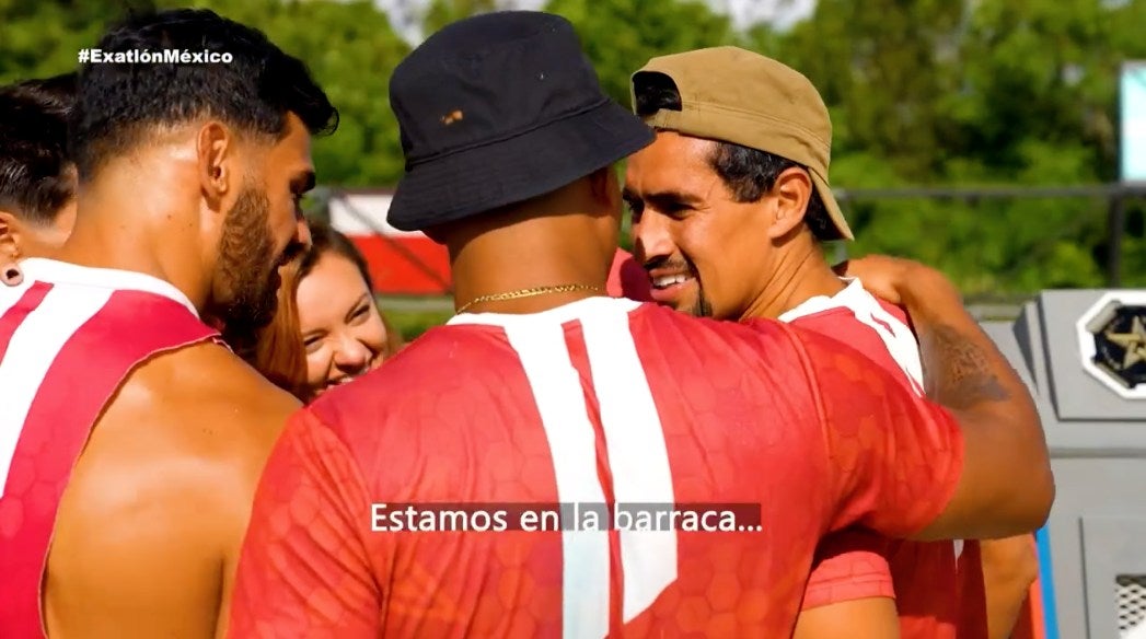 Sus compañeros se alegraron de que estuviera bien de salud.