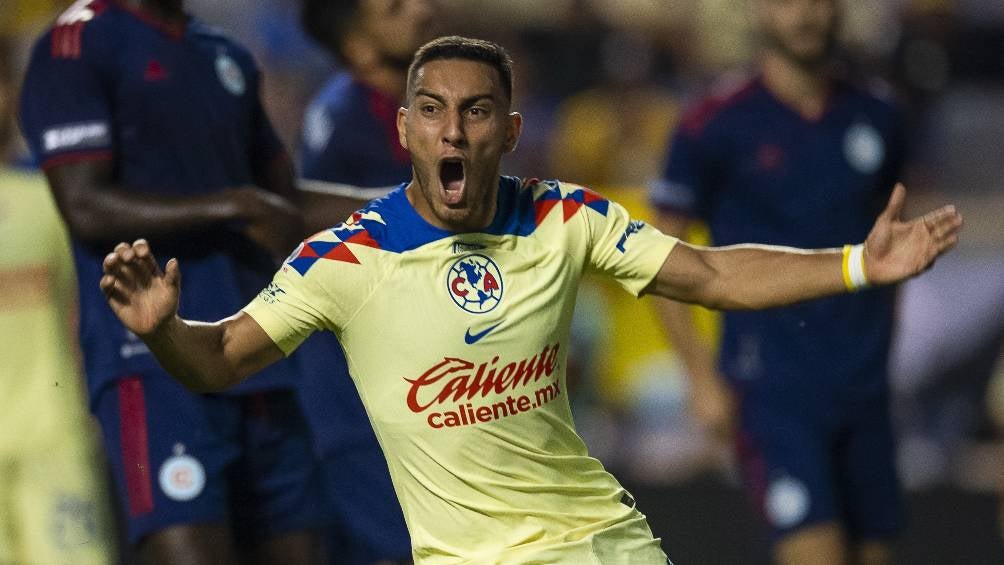 Sebastián Cáceres en partido con América