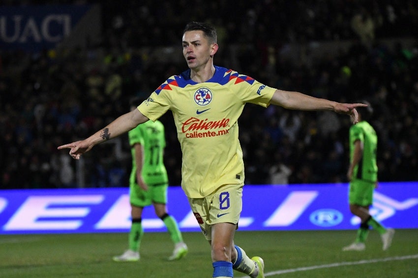 Fidalgo en celebración de gol vs Juárez