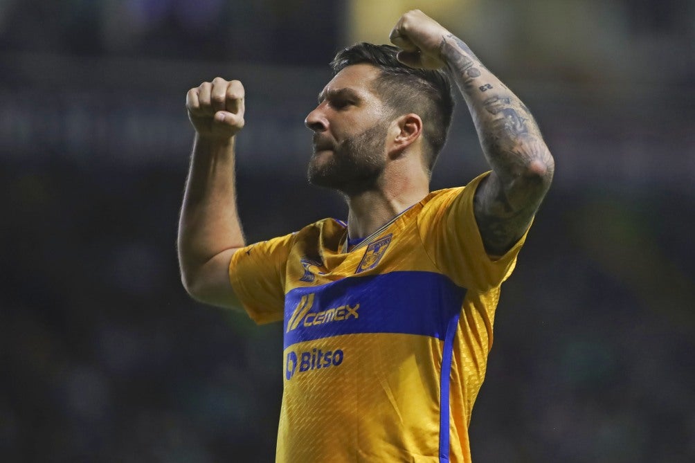 Gignac celebra su gol ante León 