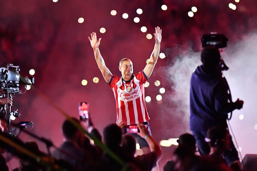 'Chicharito' en su presentación con Chivas