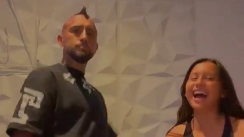 Arturo Vidal realiza un video bailando con su hija y lo comparte en redes 