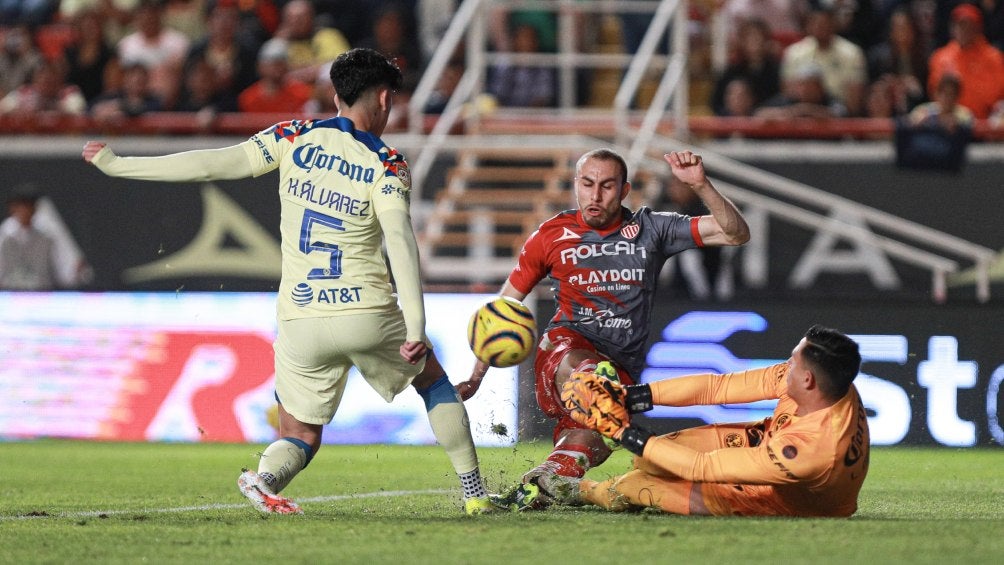 Luis Ángel Malagón volvió a ser el hombe clave del América