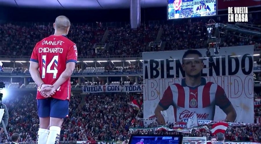 'Chicharito' en su presentación con Chivas