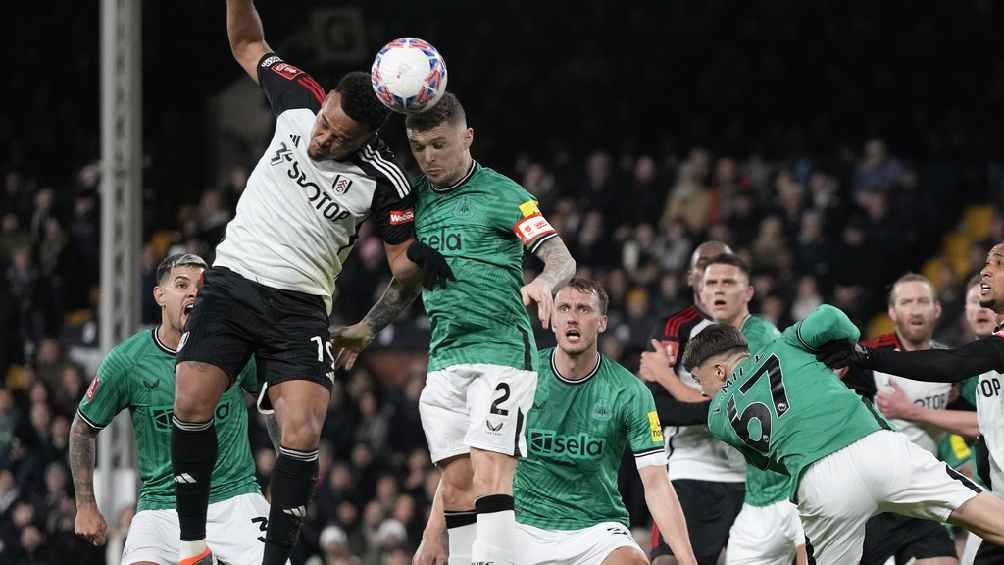 Newcastle avanzó en la FA Cup