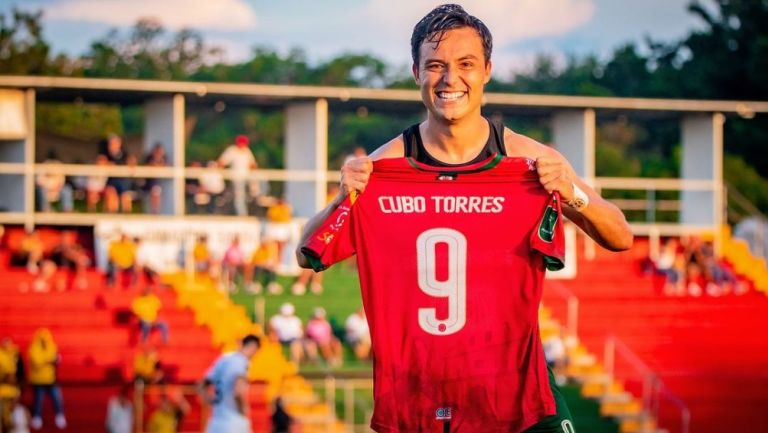 Cubo Torres celebra un gol