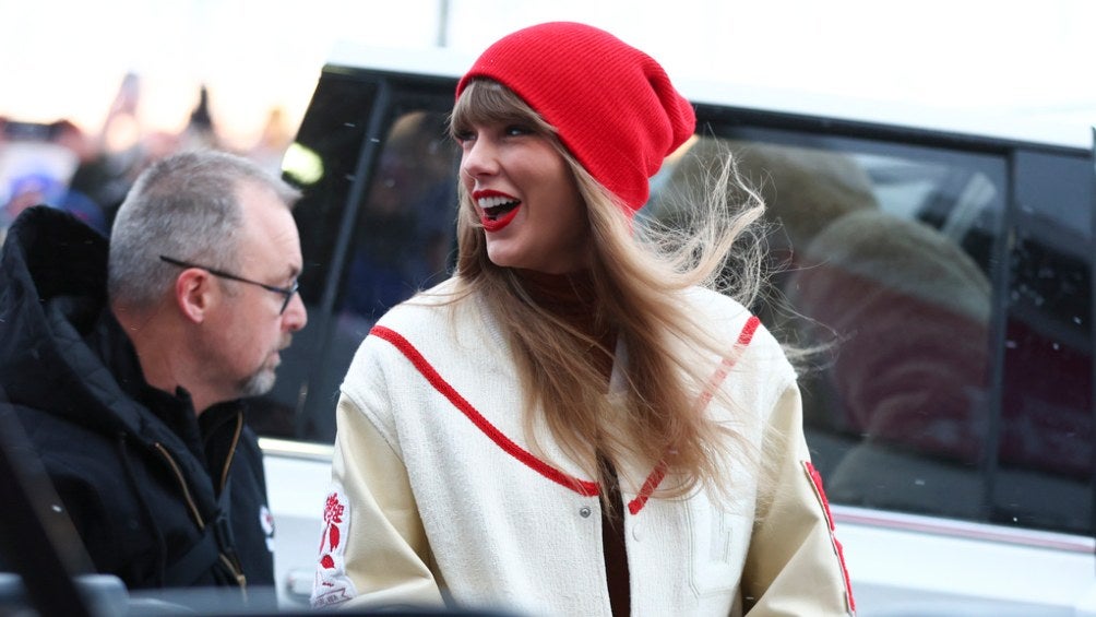 Taylor Swift se roba las camaras de la NFL