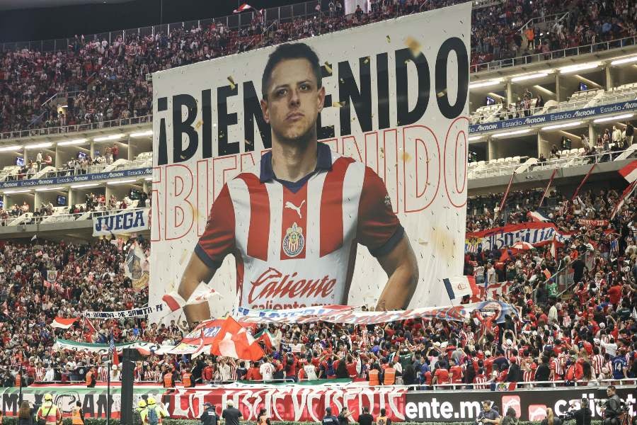 Bienvenida de Chivas a 'Chicharito' Hernández