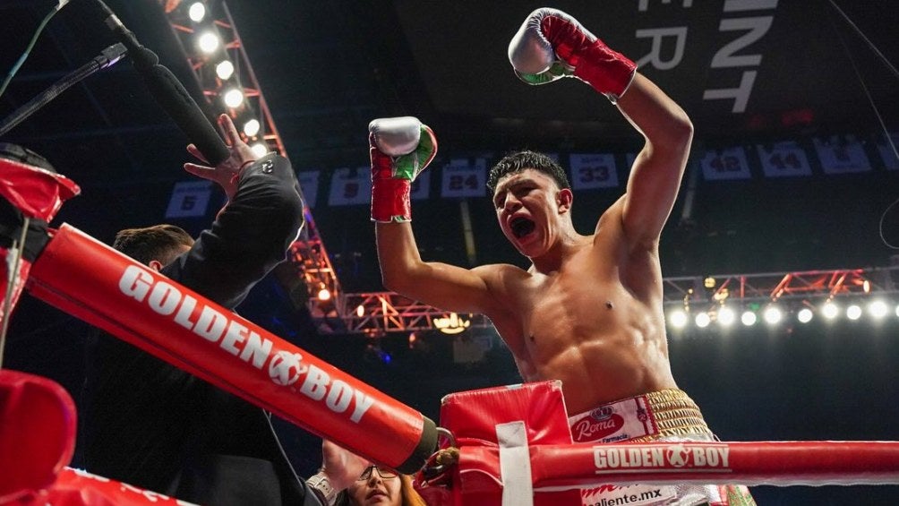 Munguía celebrando su KO ante Ryder