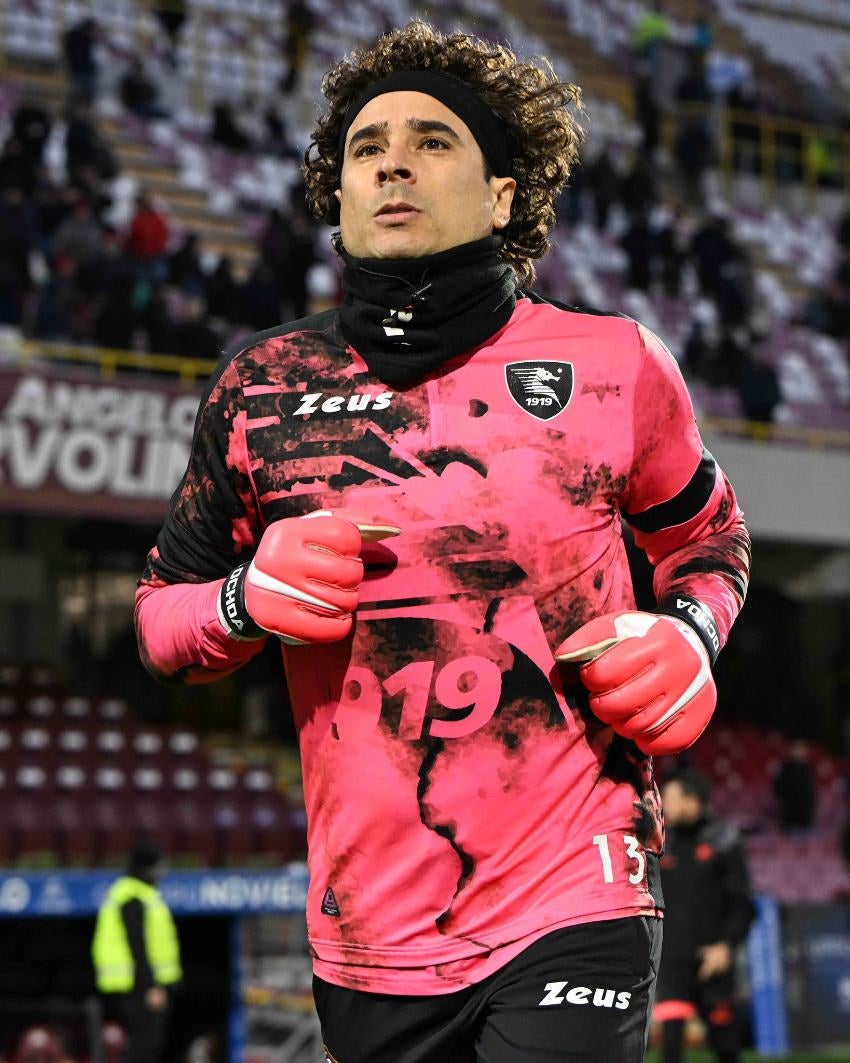 Ochoa en un partido de Salernitana