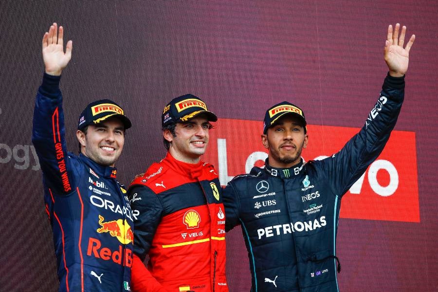 'Checo' Pérez, Carlos Sainz y Lewis Hamilton