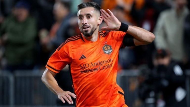 Héctor Herrera celebra un gol con el Dynamo Houston