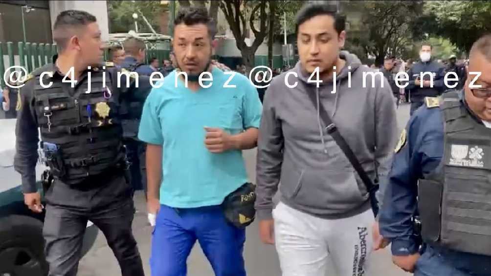 Reportes señalan que policías encontraron fumando marihuana a trabajadores del hospital. 