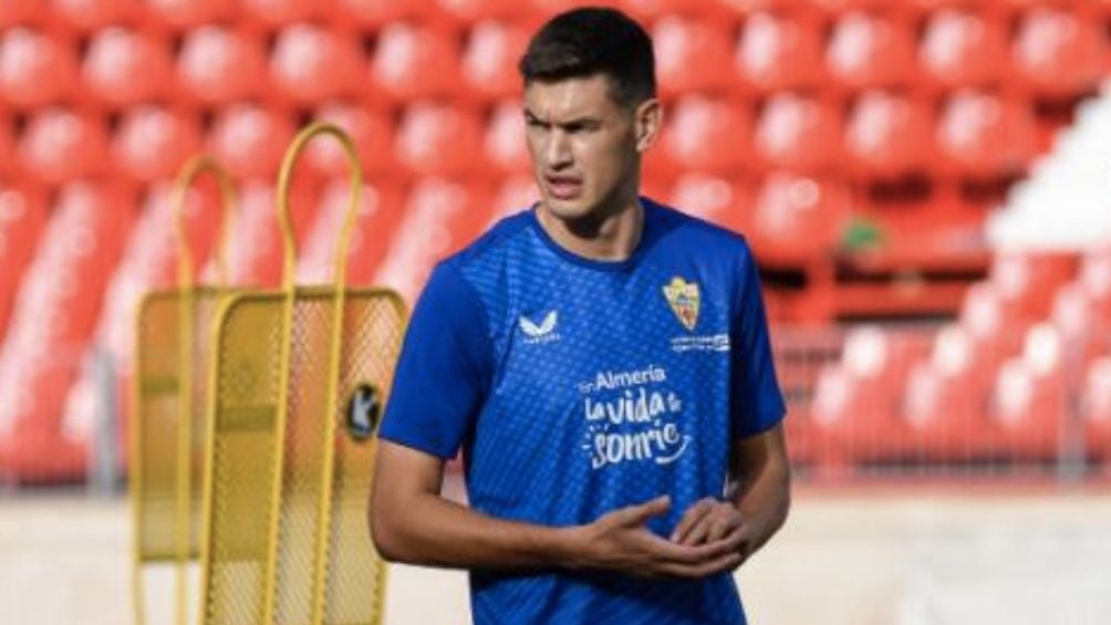 El mexicano en entrenamiento con Almería