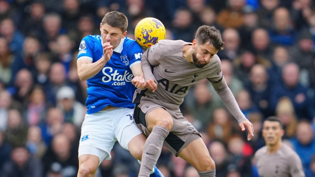 Tottenham deja ir la victoria de último minuto ante el Everton