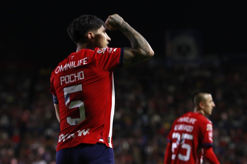 Pocho Guzmán en celebración con Chivas