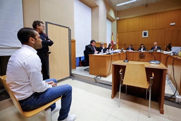 Dani Alves en la sala del tribunal