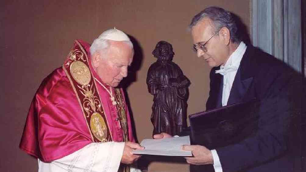 El abogado también fue embajador de México en el Vaticano. 