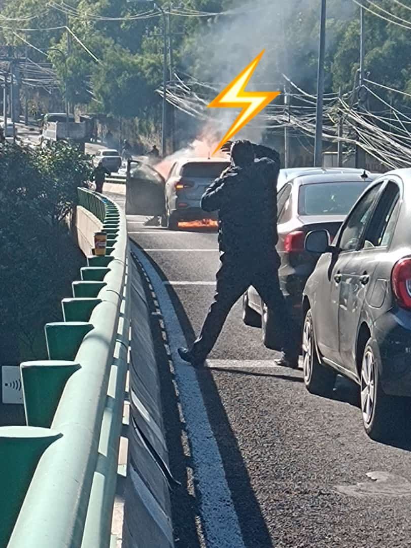 Sobre Jardines del Pedregal se generó tráfico por un par de horas.