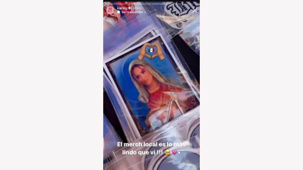 Había hasta fotografías de la Virgen adaptadas a Karol G. 