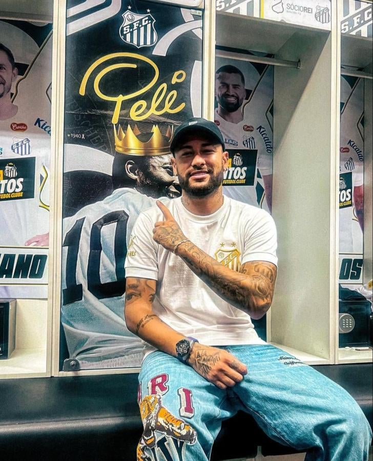 Neymar Jr. en lugar de homenaje de Pelé