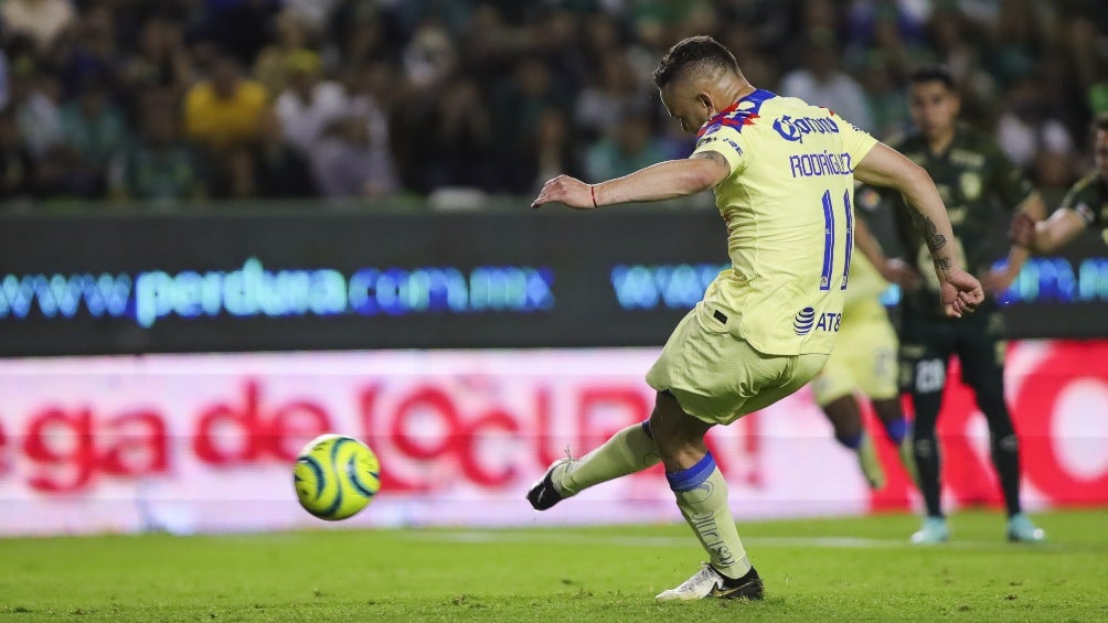 ¡Polémica arbitral! América ganó con penalti de último minuto y 'explotan' Ramos Rizo y Faitelson