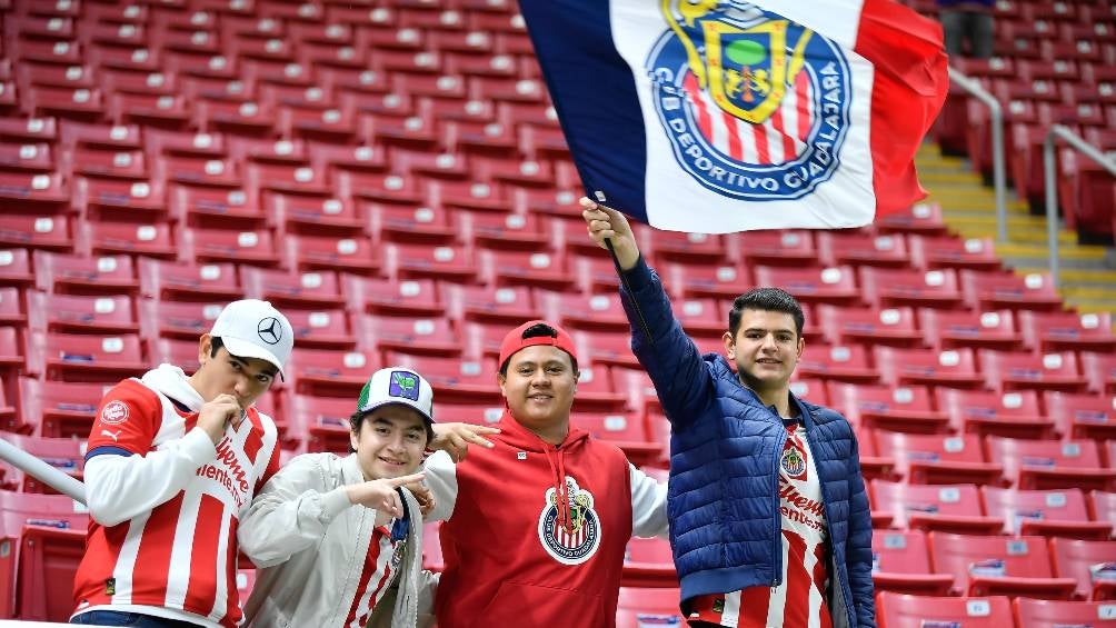 Afición de Chivas apoyando a su equipo