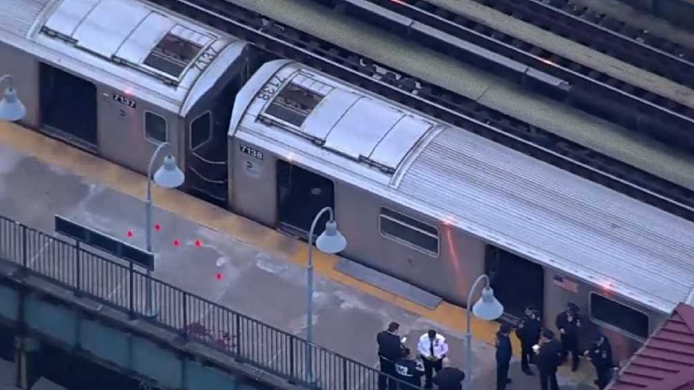 El tiroteo se dio entre dos grupos rivales en la estación Mount Eden, del Bronx. 