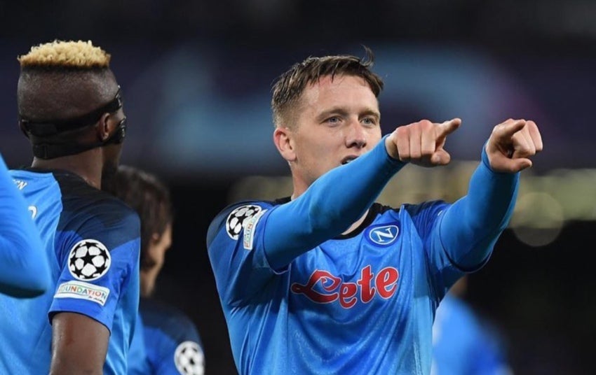 Zielinski sigue jugando con Napoli 