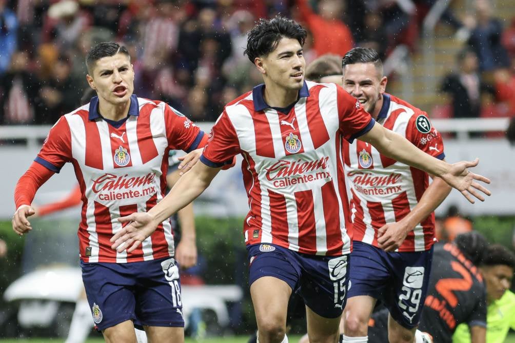 'Guti' en festejo con Chivas ante Forge FC