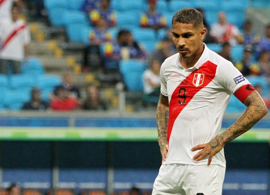 Paolo Guerrero abandonará equipo de Perú